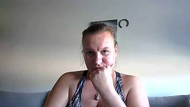 HotPussy785 Webcam-Show