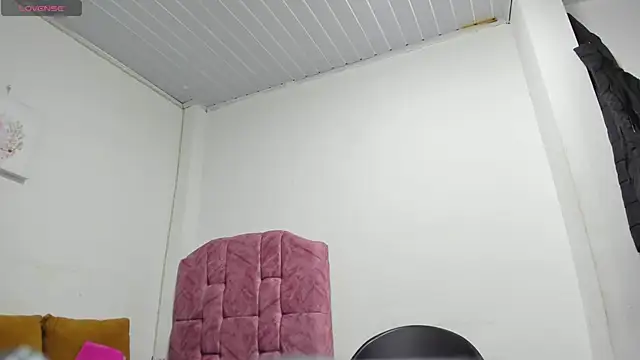 tiharaladys' Live Chat Room