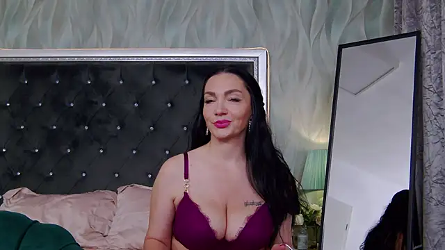Show modela GraceMontclaire na web-kameri
