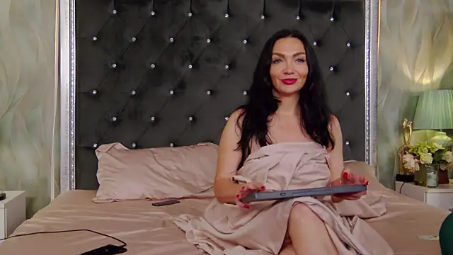 GraceMontclaire XXX чат на живо