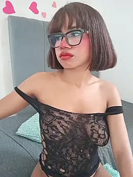 Lucy_Em Adlı Modelin Canlı XXX Sohbeti