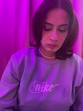 Chat +18 de steffmontespink18 ao vivo