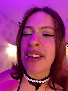 צ'אט XXX בשידור חי של steffmontespink18