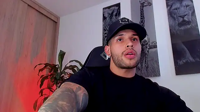 Santos_ramirez1's Webcam Show