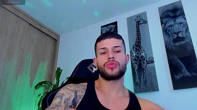 Santos_ramirez1's Webcam Show