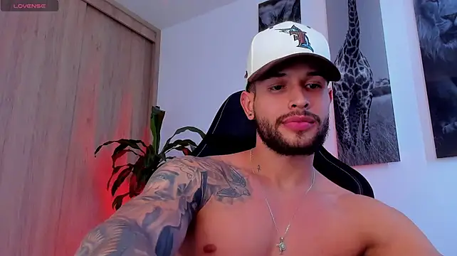 Santos_ramirez1's Webcam Show
