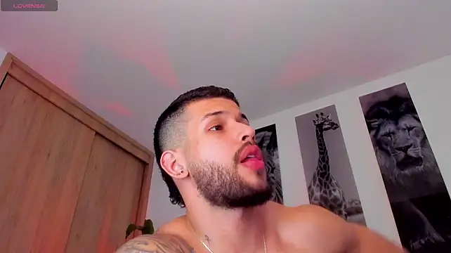 Santos_ramirez1: διαδικτυακό σόου στην κάμερα