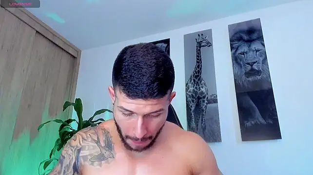 Chatroom XXX en direct de Santos_ramirez1