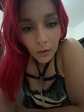Amelie-RedHoney's Live Chat Room