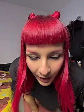 Chatroom XXX en direct de Amelie-RedHoney