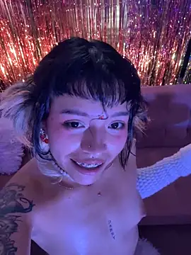 Gatalinaa111's Webcam Show