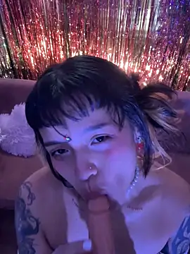 Gatalinaa111's Webcam Show
