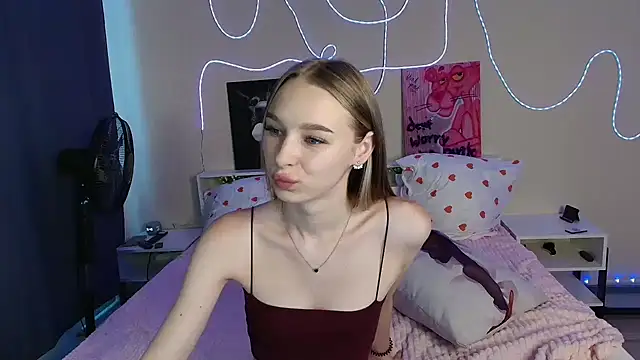 Show modela kitsune888 na web-kameri
