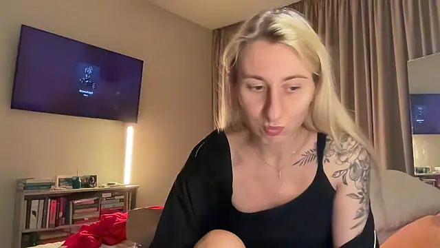 Webkamerová show HEY_KITSUNKA