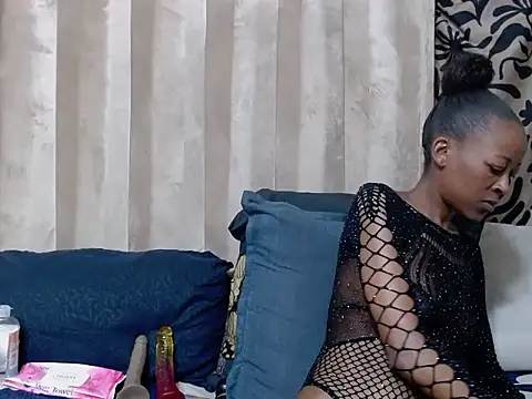 Czat XXX na żywo – Sexynaughty23