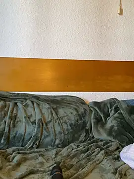 milou_xtx élő chatszobája