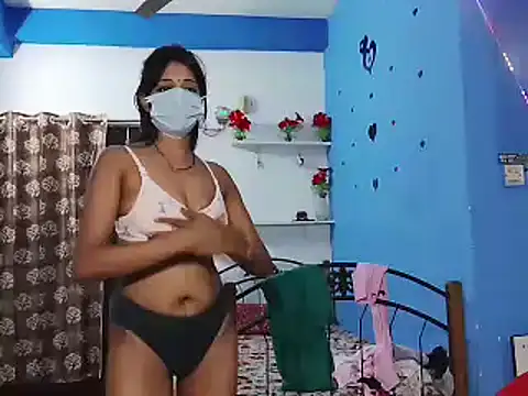 Show modela pirtisha na web-kameri
