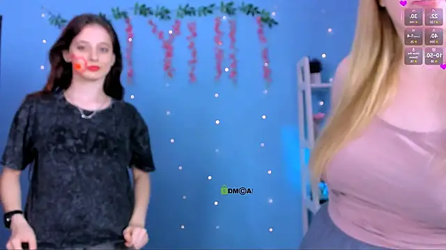 Show modela nami_glow na web-kameri
