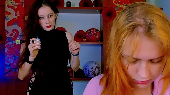 nami_glow – Kamerová šou