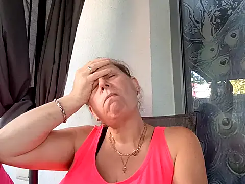 Jahudka47 Show in webcam