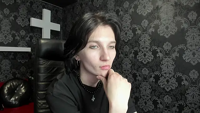 Pokazy przed kamerką – AdonBev