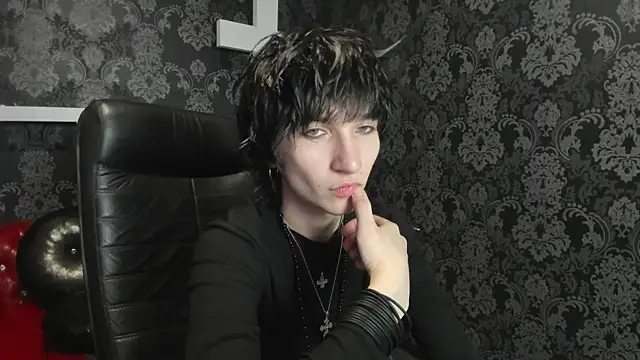 AdonBev webcam show