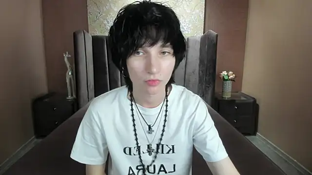 AdonBev 网络视讯表演