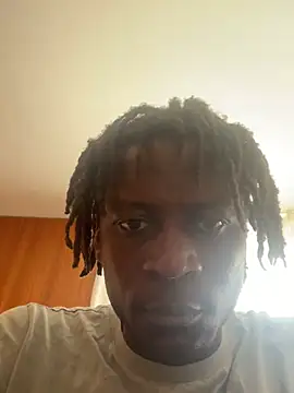 Show modela afromanch na web-kameri