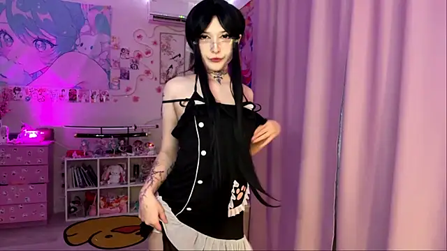 ToxiraLuneX Show in webcam
