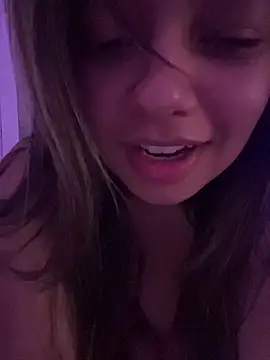 Lusty_Lunaa Show in webcam