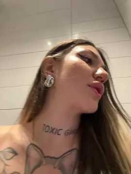 SaintSquirt – webcam-show