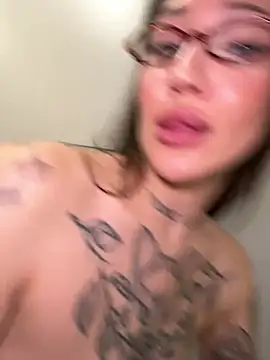 SaintSquirt webcam show