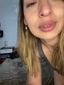Show modela Tamara225x na web-kameri
