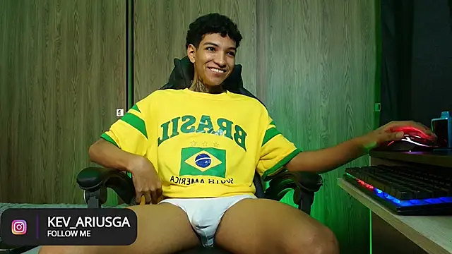 Chatroom XXX en direct de im_Usuga