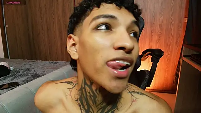 im_Usuga's Live XXX Chat