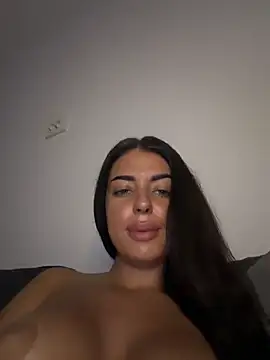 Chat +18 de OlyviaDelight ao vivo