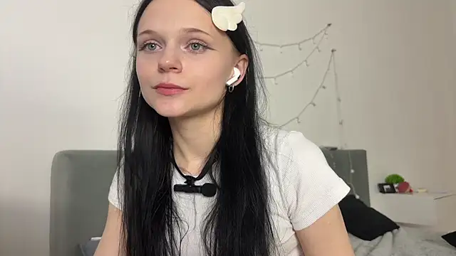meowchaa's Live XXX Chat