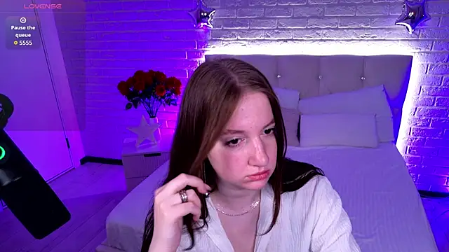 Elisabeth_Binder live XXX chat