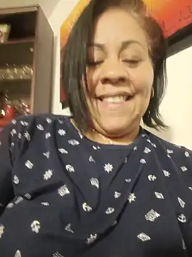 Show modela Veronica_missbigg na web-kameri