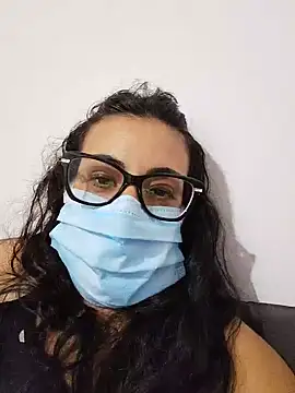 Farfallina90: διαδικτυακό σόου στην κάμερα
