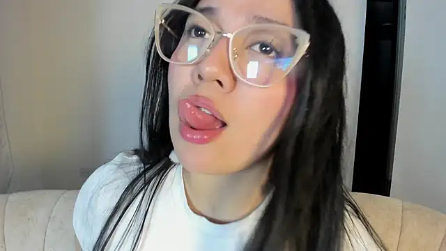 חדר צ'אט בשידור חי של rudyhlowes
