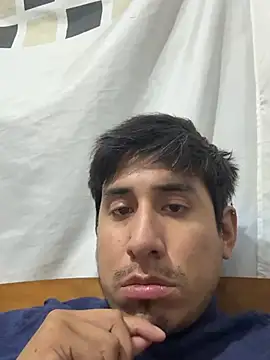 הופעת וובקאם של Adanxho