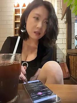 Lola666999 在線直播表演