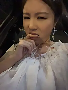 Lola666999 在線直播表演