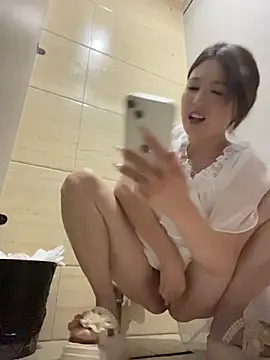 Lola666999 在線直播表演