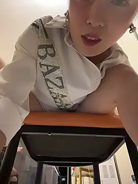 Lola666999 在線直播表演