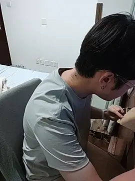 Charliez0088 网络视讯表演