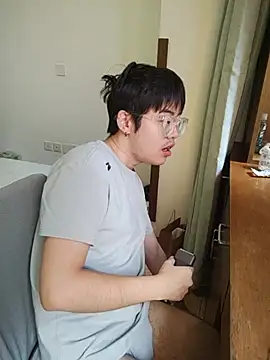 Charliez0088 在線直播表演