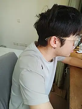 Charliez0088 网络视讯表演
