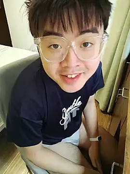 Charliez0088 网络视讯表演